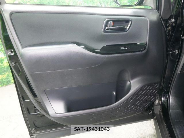 Toyota VOXY 2017-10 8662287-22