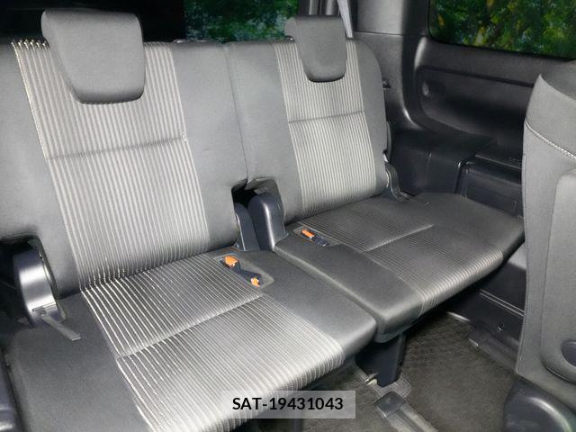 Toyota VOXY 2017-10 8662287-26