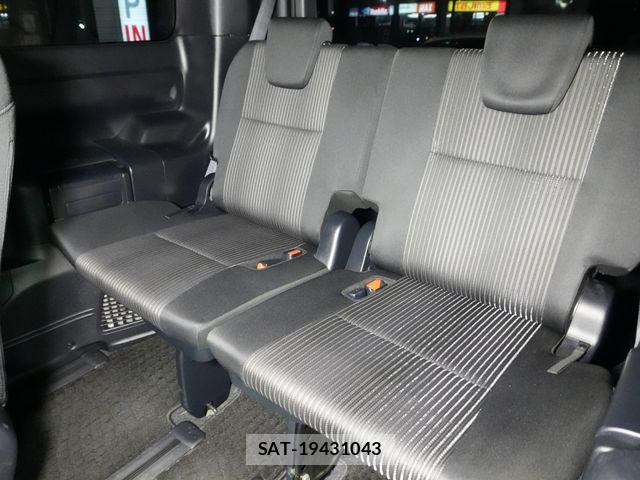 Toyota VOXY 2017-10 8662287-27