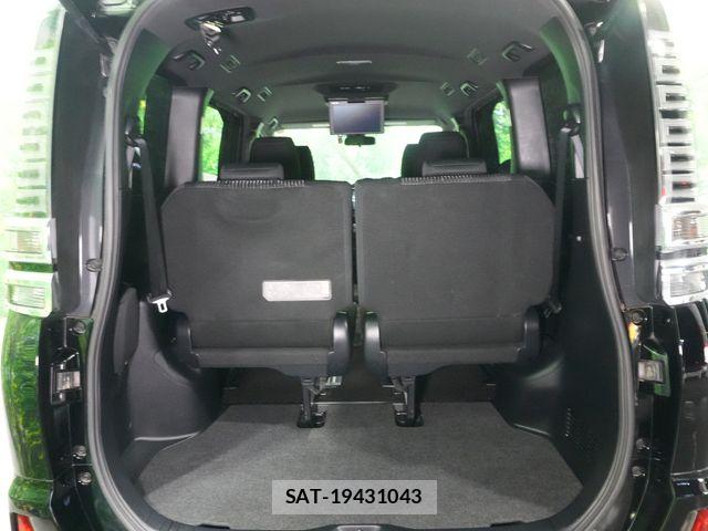 Toyota VOXY 2017-10 8662287-28