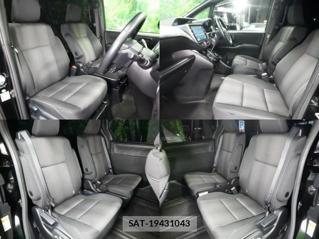 Toyota VOXY 2017-10 8662287-2