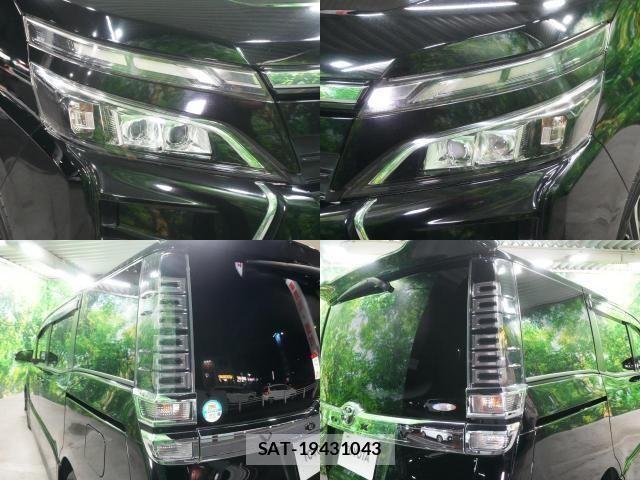 Toyota VOXY 2017-10 8662287-3