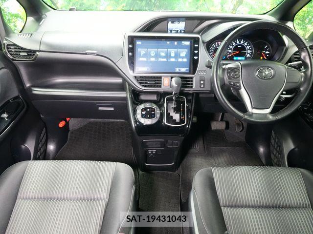 Toyota VOXY 2017-10 8662287-5
