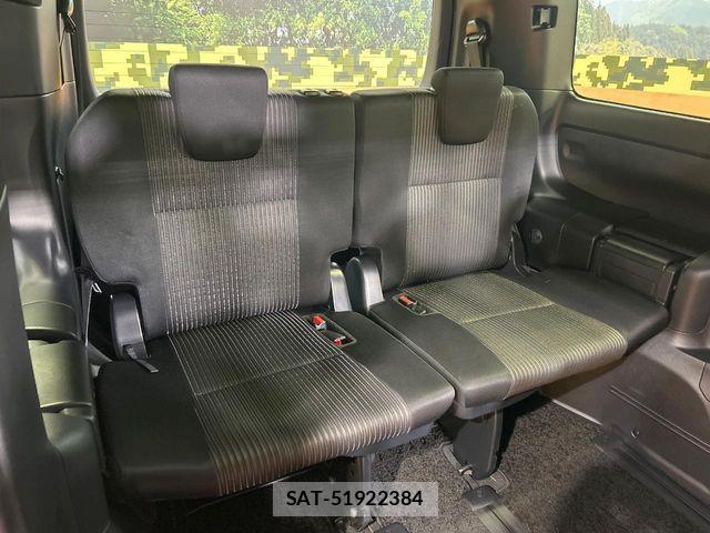 Toyota VOXY 2018-08 8662288-10