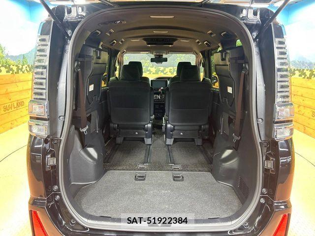 Toyota VOXY 2018-08 8662288-11