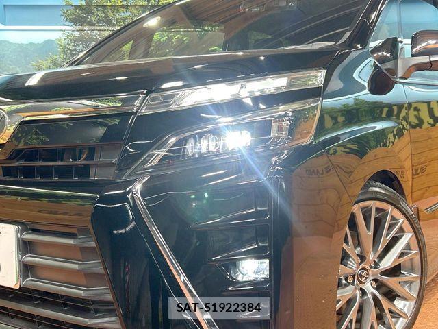 Toyota VOXY 2018-08 8662288-13