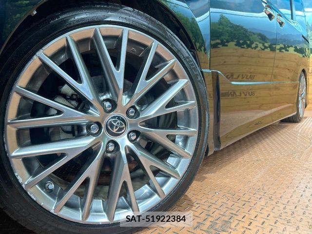 Toyota VOXY 2018-08 8662288-14