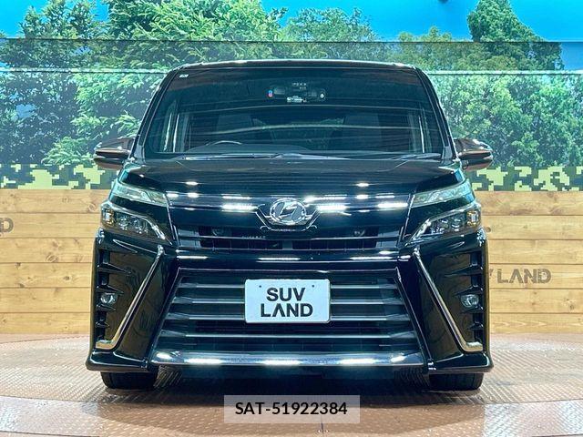 Toyota VOXY 2018-08 8662288-15