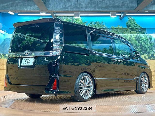Toyota VOXY 2018-08 8662288-17