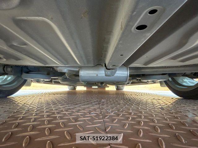 Toyota VOXY 2018-08 8662288-19