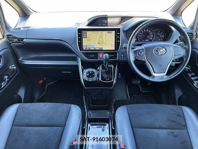 Toyota VOXY 2021-07 8662274-1