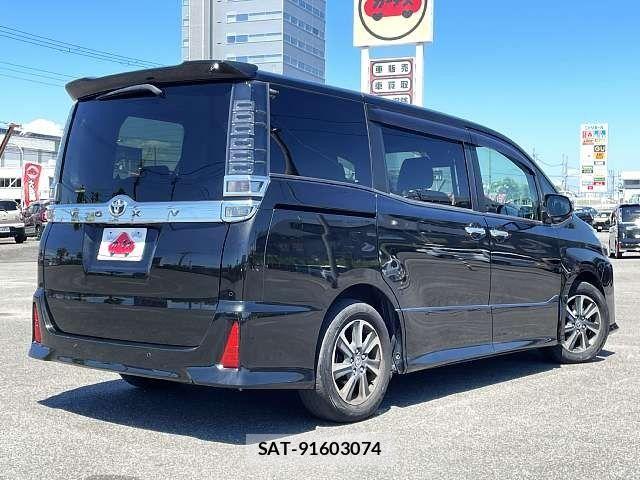 Toyota VOXY 2021-07 8662274-2