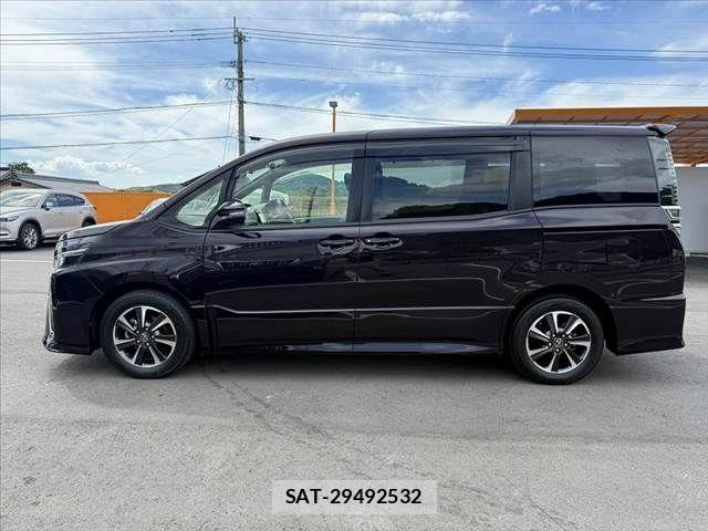 Toyota VOXY 2017-08 8662289-10