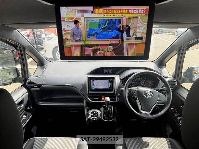 Toyota VOXY 2017-08 8662289-1