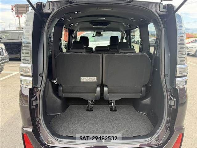 Toyota VOXY 2017-08 8662289-20