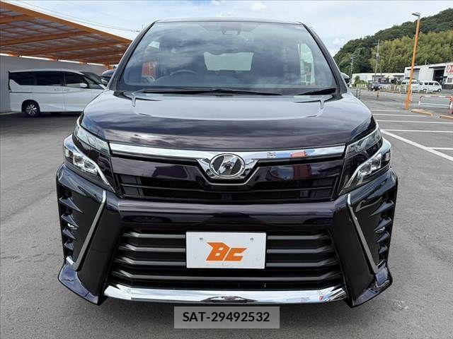 Toyota VOXY 2017-08 8662289-8