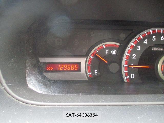 Toyota VOXY 2012-09 8667126-11