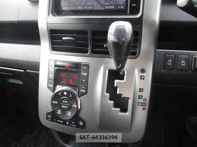 Toyota VOXY 2012-09 8667126-13