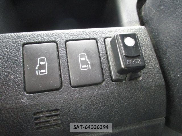 Toyota VOXY 2012-09 8667126-14