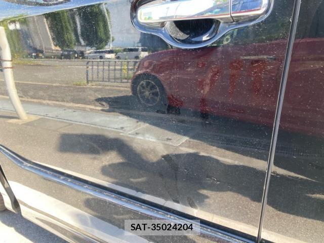 Toyota VOXY 2015-10 8662301-19