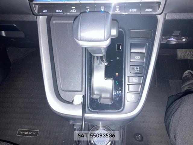 Toyota VOXY 2023-06 8662265-16