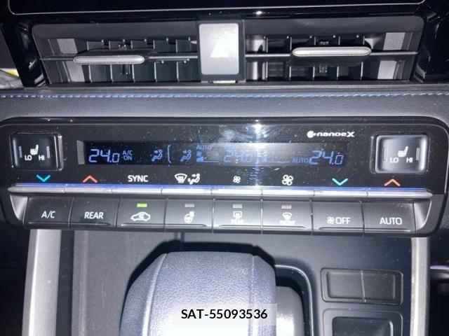 Toyota VOXY 2023-06 8662265-17