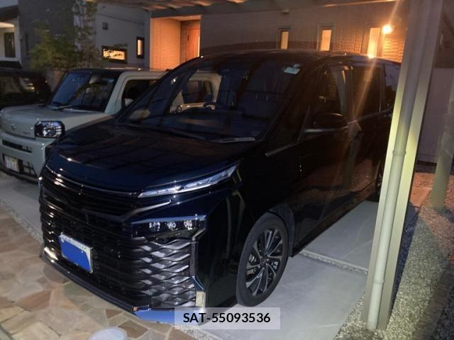 Toyota VOXY 2023-06 8662265-1