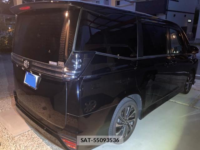 Toyota VOXY 2023-06 8662265-3