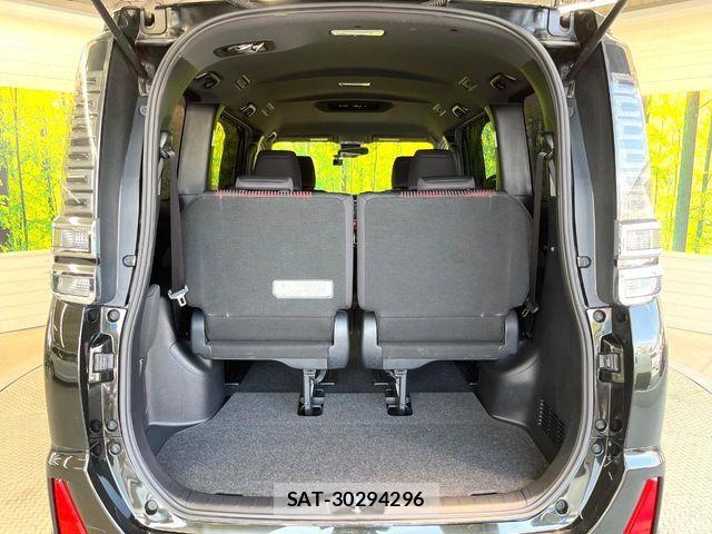 Toyota VOXY 2017-07 8662271-10