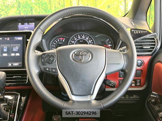 Toyota VOXY 2017-07 8662271-11