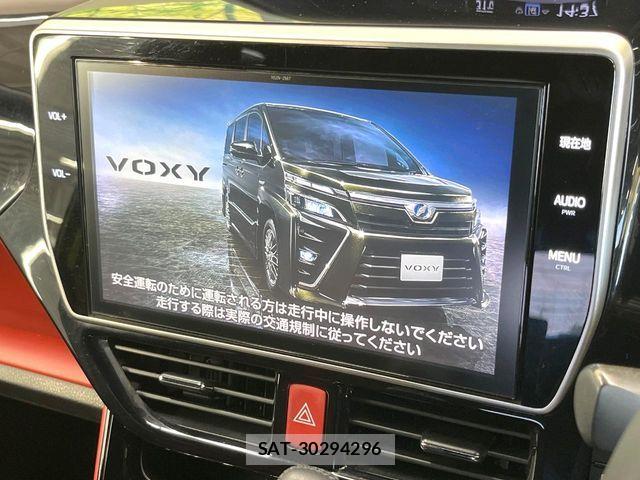 Toyota VOXY 2017-07 8662271-2