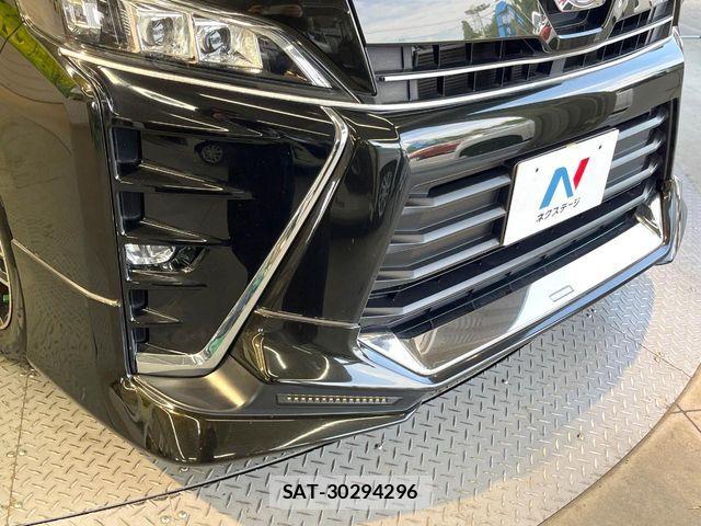 Toyota VOXY 2017-07 8662271-4