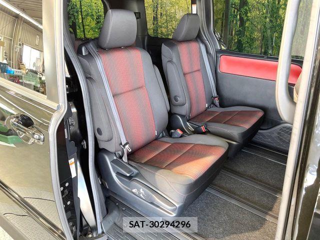 Toyota VOXY 2017-07 8662271-8