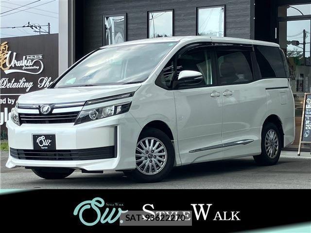 Toyota VOXY 2014-01 8662298-0