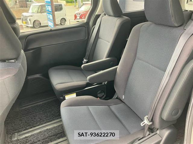 Toyota VOXY 2014-01 8662298-14