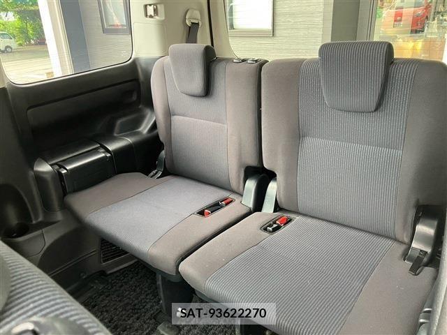 Toyota VOXY 2014-01 8662298-15