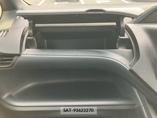 Toyota VOXY 2014-01 8662298-26