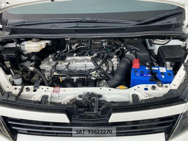 Toyota VOXY 2014-01 8662298-29