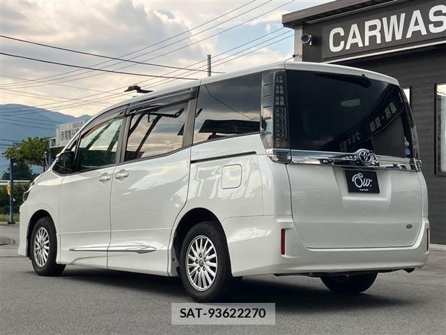 Toyota VOXY 2014-01 8662298-6