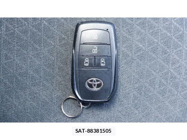 Toyota VOXY 2023-09 8662270-22