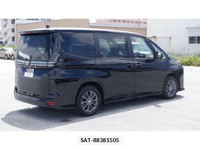 Toyota VOXY 2023-09 8662270-2