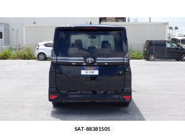 Toyota VOXY 2023-09 8662270-4