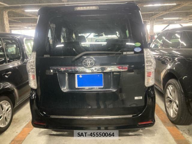 Toyota VOXY 2013-09 8662305-7