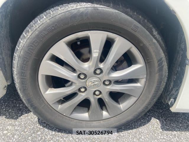 Toyota VOXY 2012-06 8662325-7