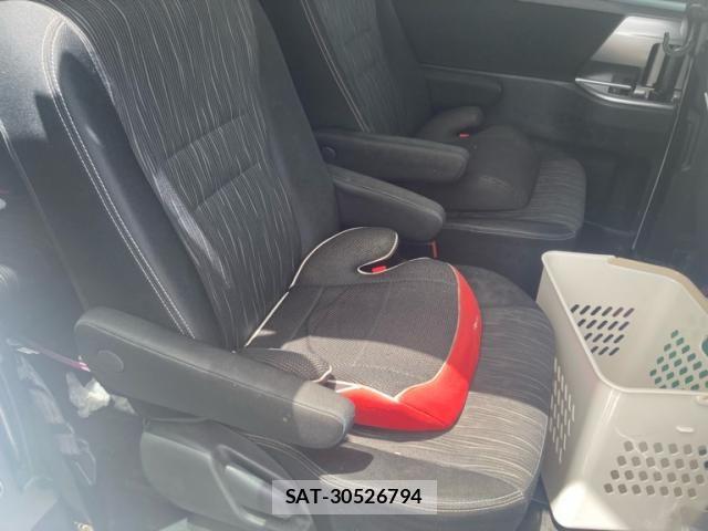 Toyota VOXY 2012-06 8662325-19