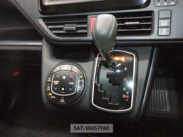 Toyota VOXY 2014-07 8686898-16