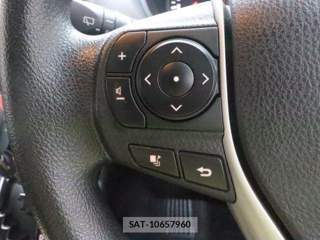 Toyota VOXY 2014-07 8686898-17