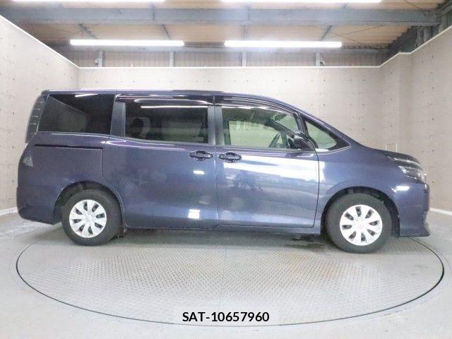 Toyota VOXY 2014-07 8686898-25