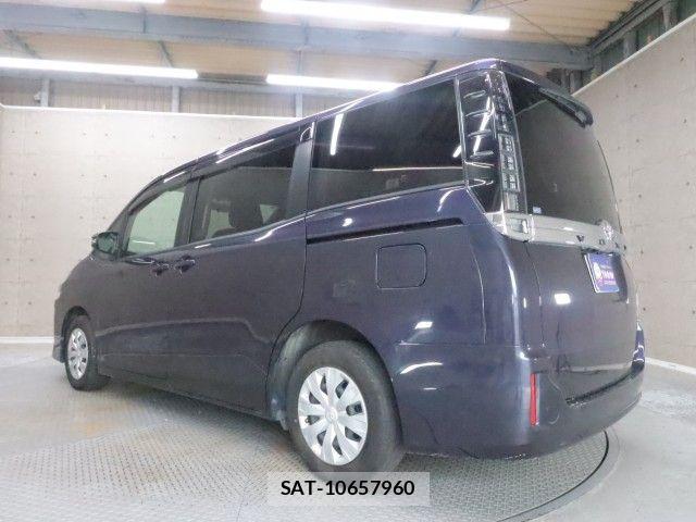 Toyota VOXY 2014-07 8686898-27