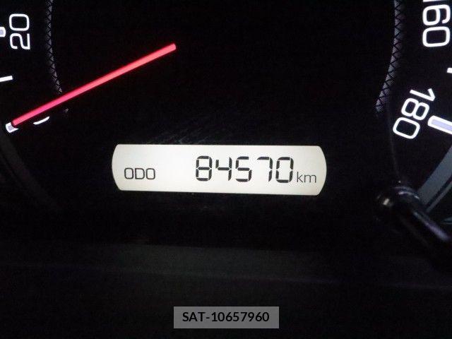 Toyota VOXY 2014-07 8686898-28